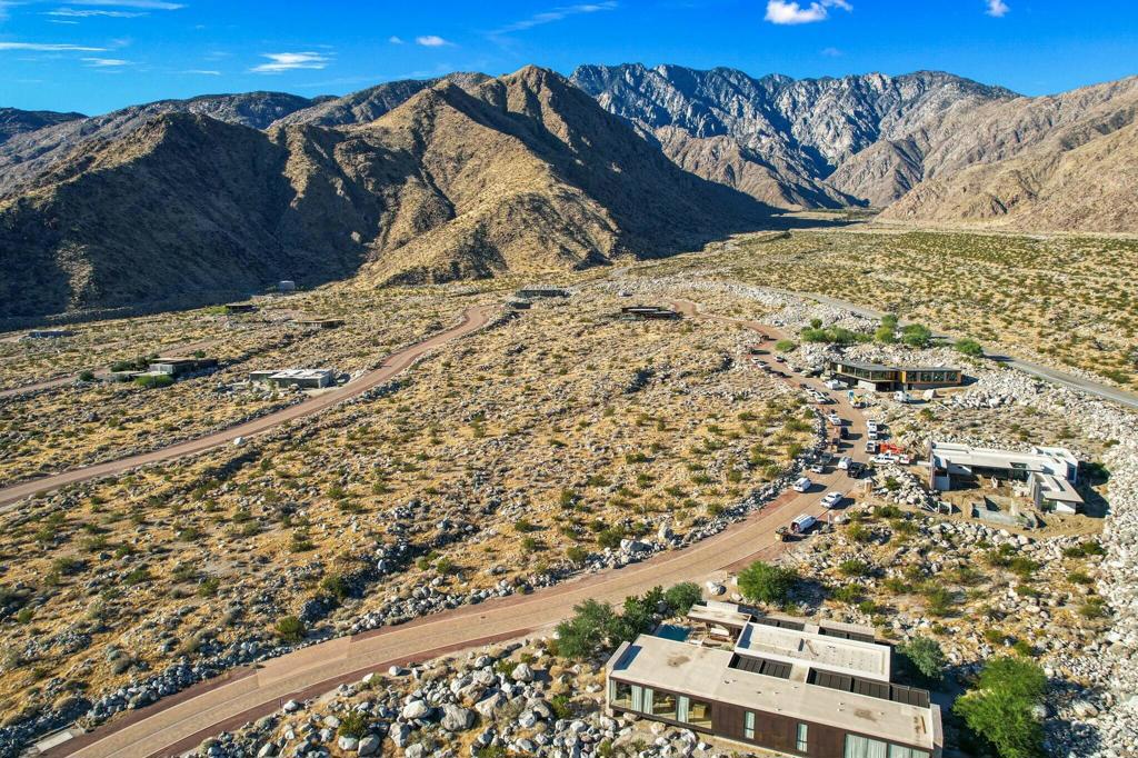 Desert Palisades - Land