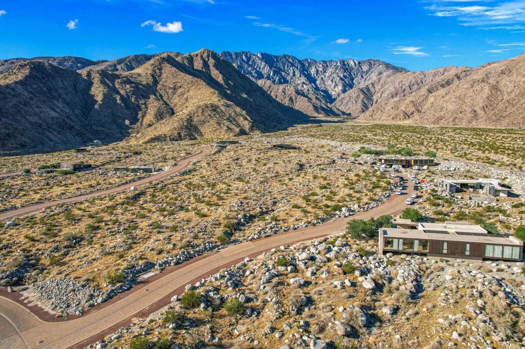 Desert Palisades - Land