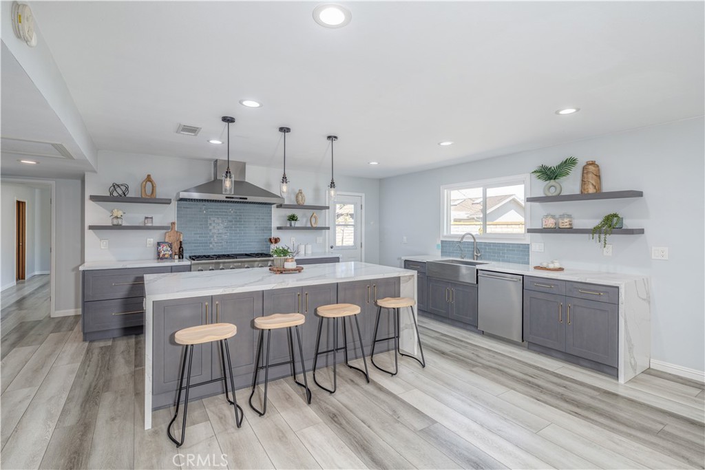 12032 Wallingsford Road