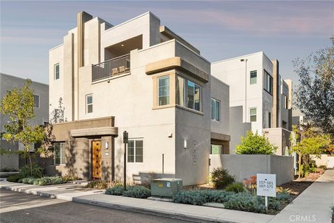 163 Tenor Irvine CA 92618