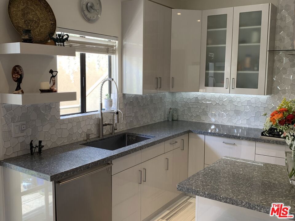 720 Huntley Drive 104