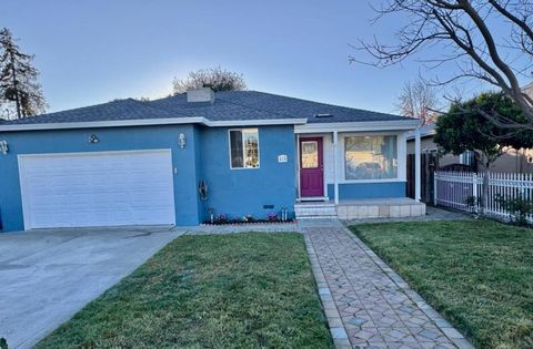 Photo of 415 Wisteria Drive, East Palo Alto, CA 94303 (MLS # ML82036925)
