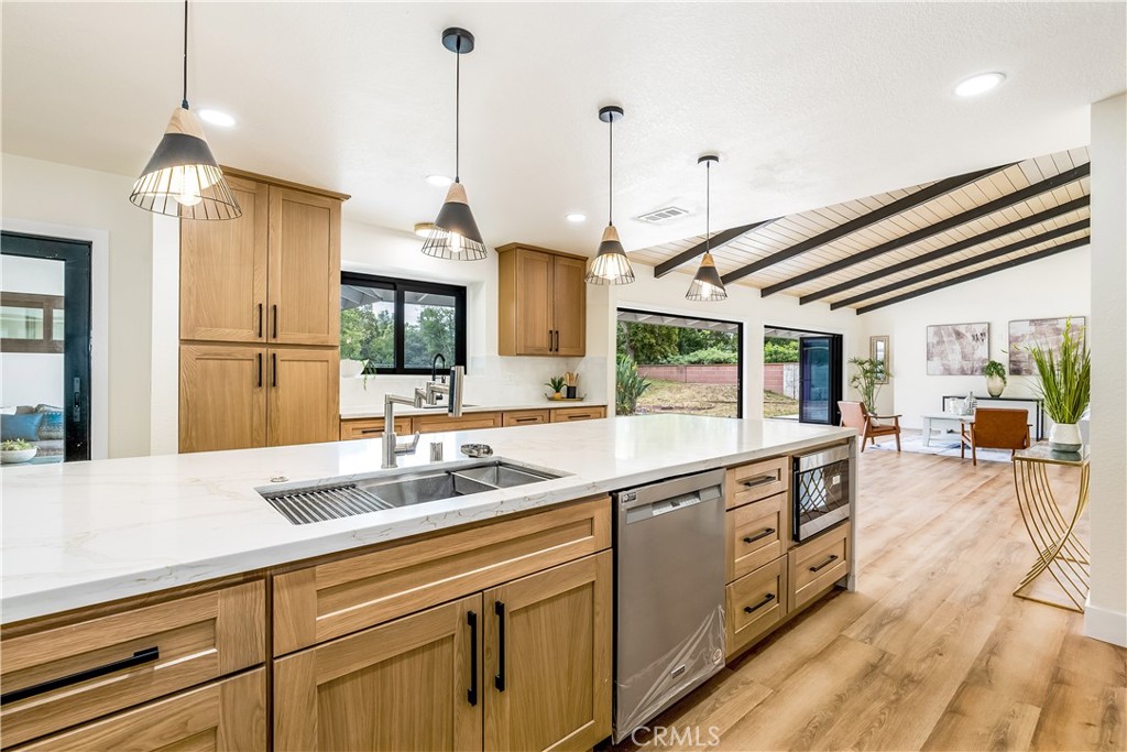 1216 W River Lane