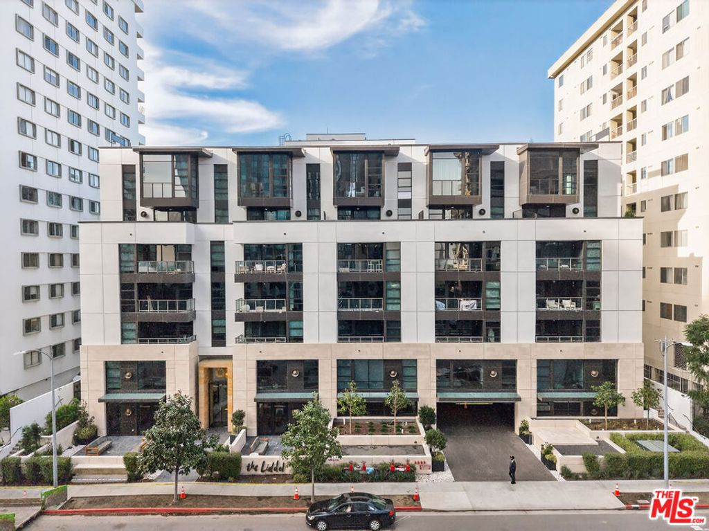 Photo of 10777 Wilshire Boulevard #208, Los Angeles, CA 90024 (MLS # 26643181)