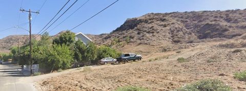 Photo of 1 Garfield Street, Val Verde, CA 91384 (MLS # SR26060962)