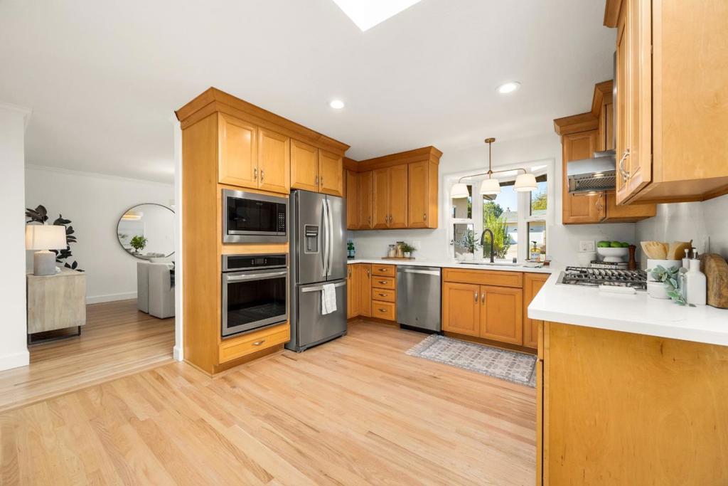 324 Harbor Drive