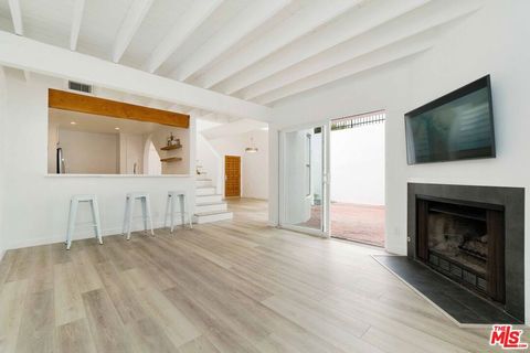 Photo of 29221 Heathercliff Road #4, Malibu, CA 90265 (MLS # 26641411)