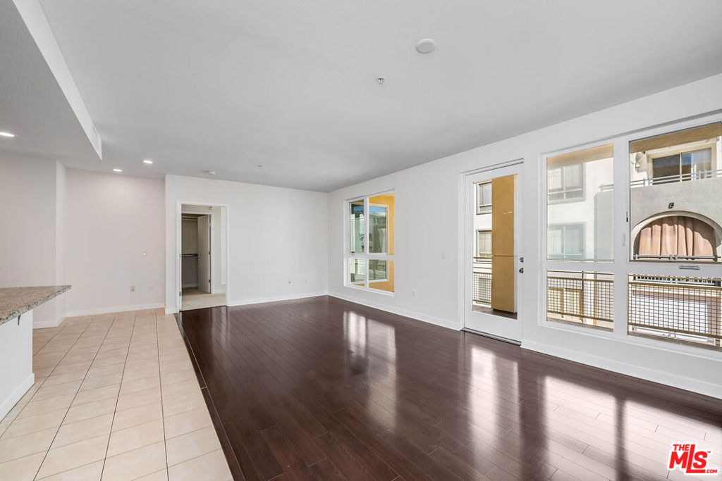 21301 Erwin Street 410