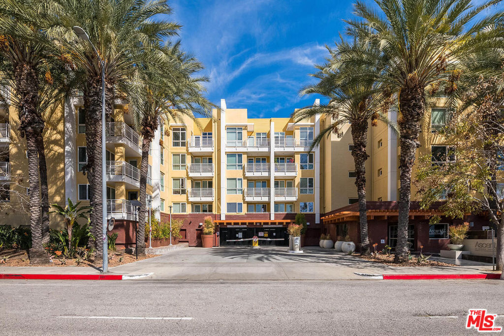 21301 Erwin Street 410