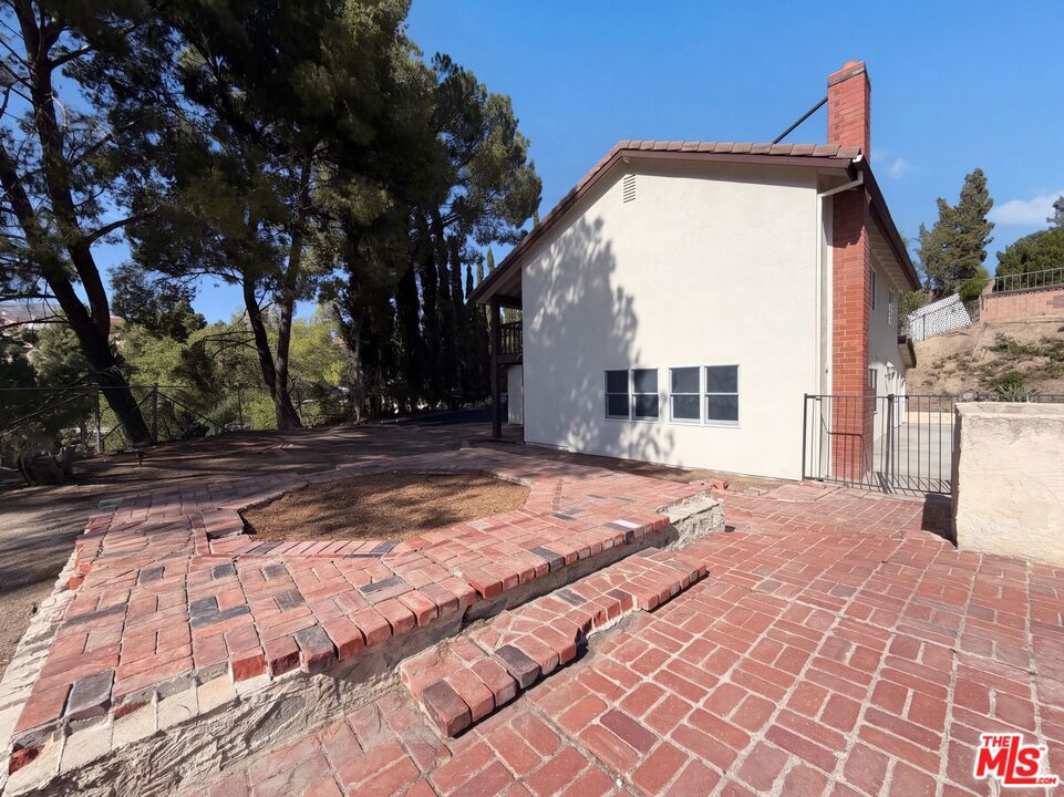 11569 Viking Avenue