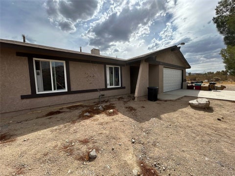 Photo of 32257 Zircon Rd, Lucerne Valley, CA 92356 (MLS # OC26191136)