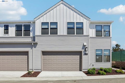 Photo of 2309 2Nd Ave, Marina, CA 93933 (MLS # 41149034)