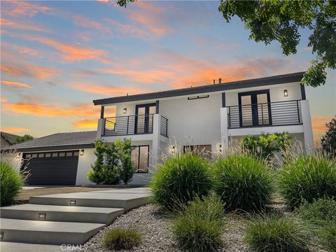 Photo of 1863 Burleson Ave, Thousand Oaks, CA 91360 (MLS # SR26063776)