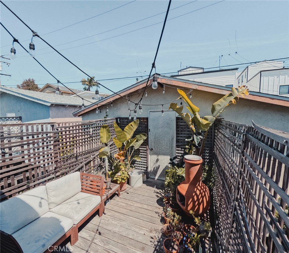 Corona del Mar North of PCH (CNHW) - Residential Income