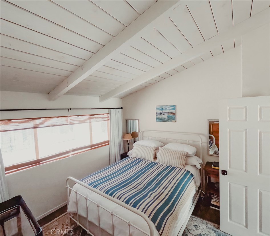 Corona del Mar North of PCH (CNHW) - Residential Income