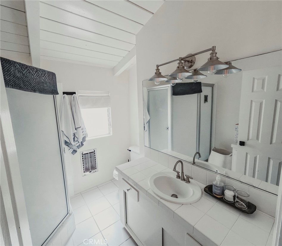 Corona del Mar North of PCH (CNHW) - Residential Income
