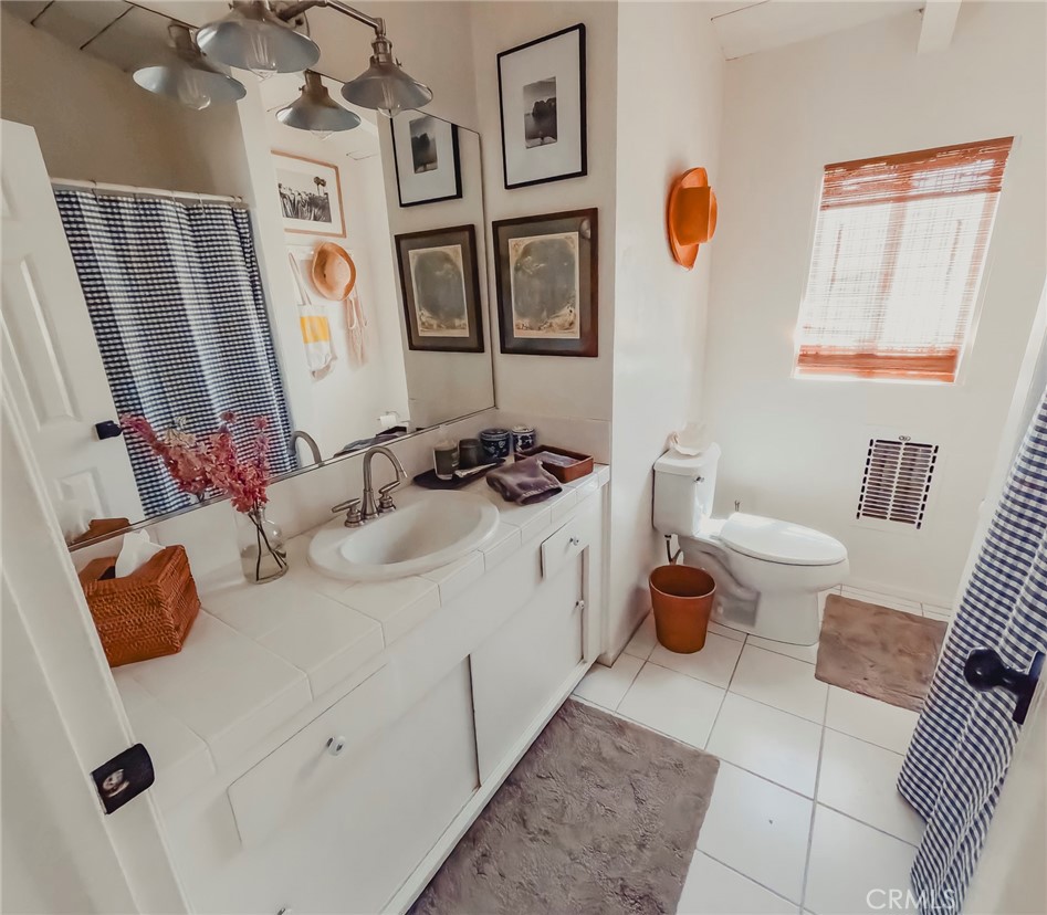 Corona del Mar North of PCH (CNHW) - Residential Income