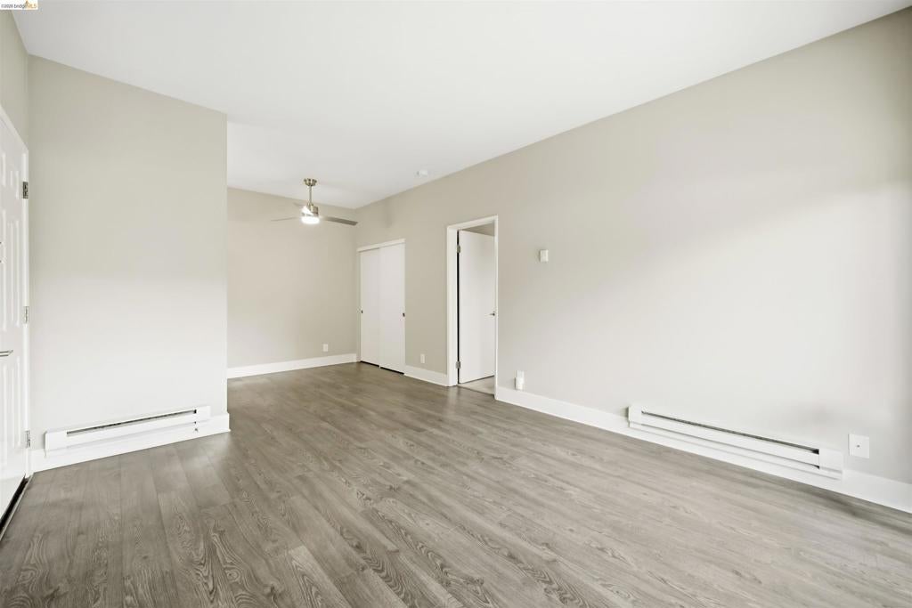 109 Shoreline Ct
