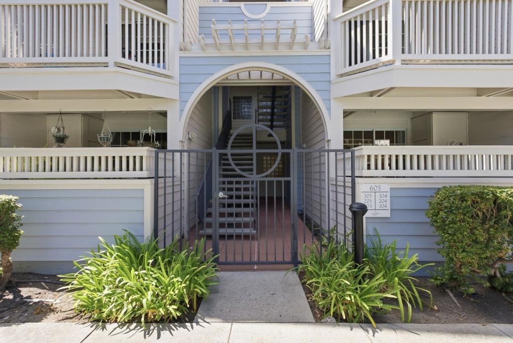 605 Arcadia Terrace 104