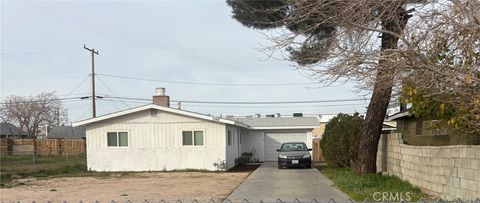 Photo of 16366 Walnut St, Hesperia, CA 92345 (MLS # HD26035304)