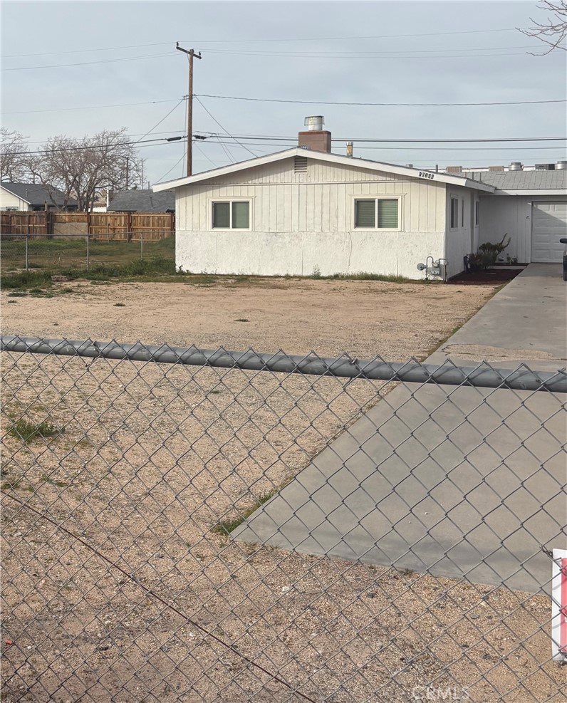 16366 Walnut