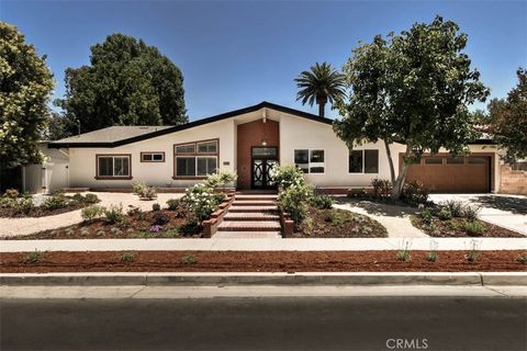 Photo of 5124 Boda Place, Woodland Hills, CA 91367 (MLS # SR25153975) Photo of 5124 Boda Place, Woodland Hills, CA 91367 (MLS # SR25153975)