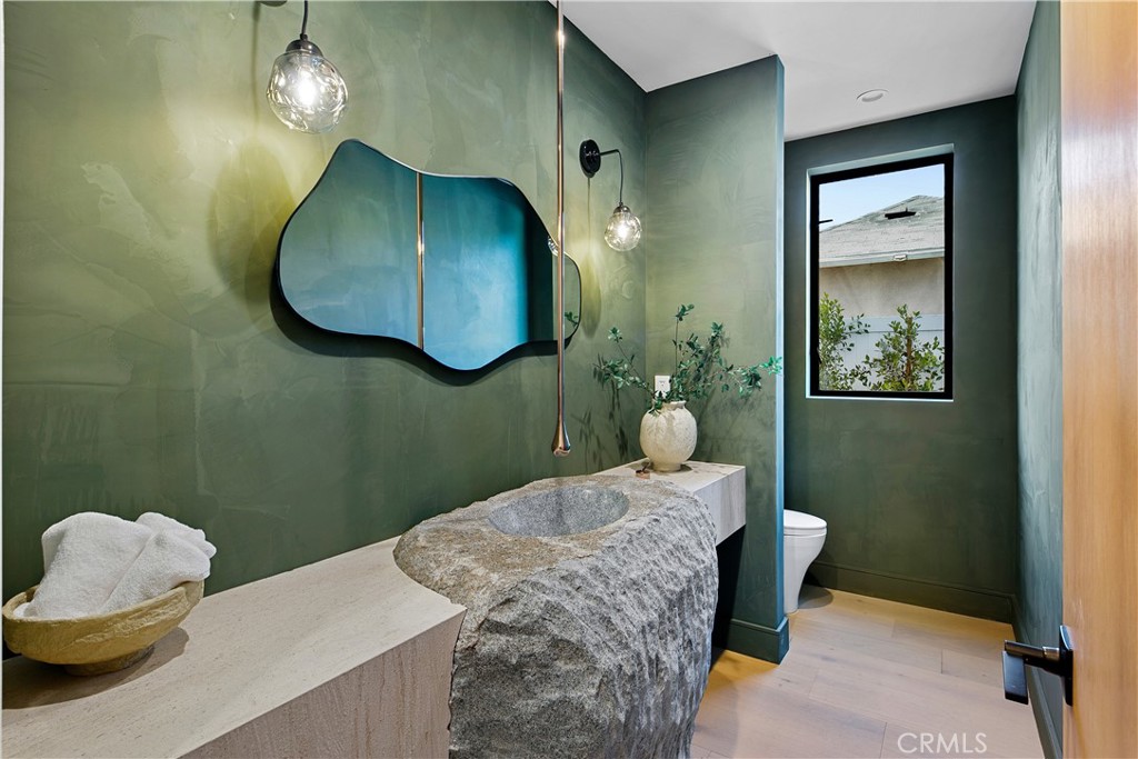13944 Valleyheart Drive