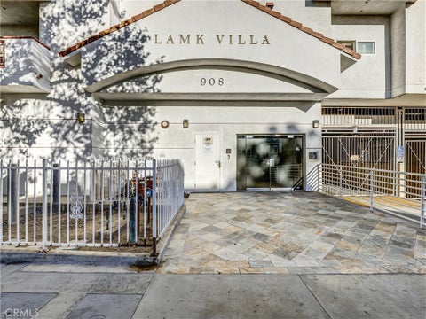 Photo of 908 S Ardmore Avenue #201, Los Angeles, CA 90006 (MLS # WS26223718)