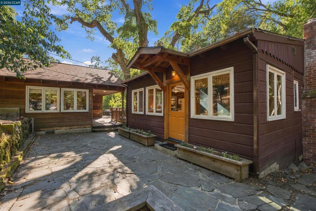 33 Oakwood
