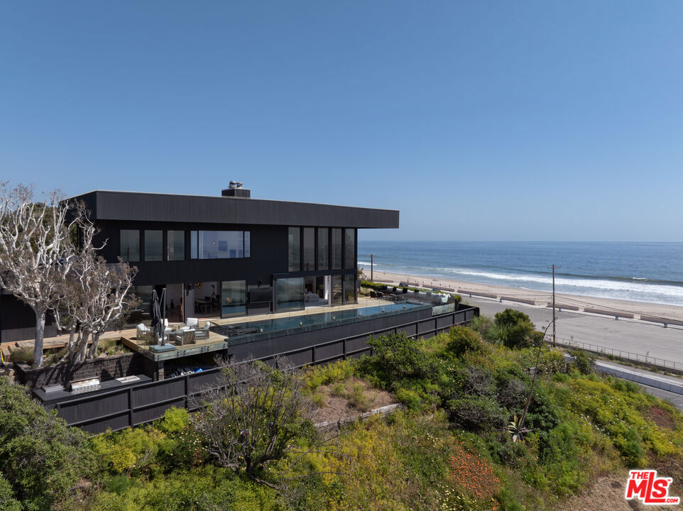 6463 Surfside Way