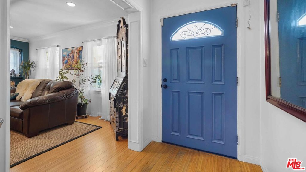 3801 Sutro Avenue