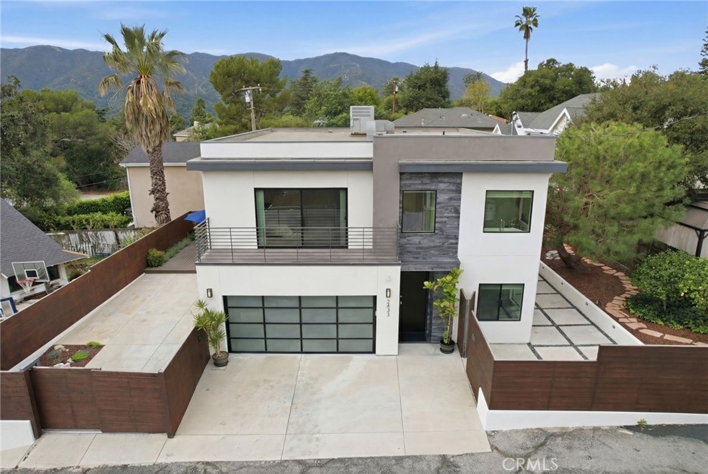 2434 Prospect