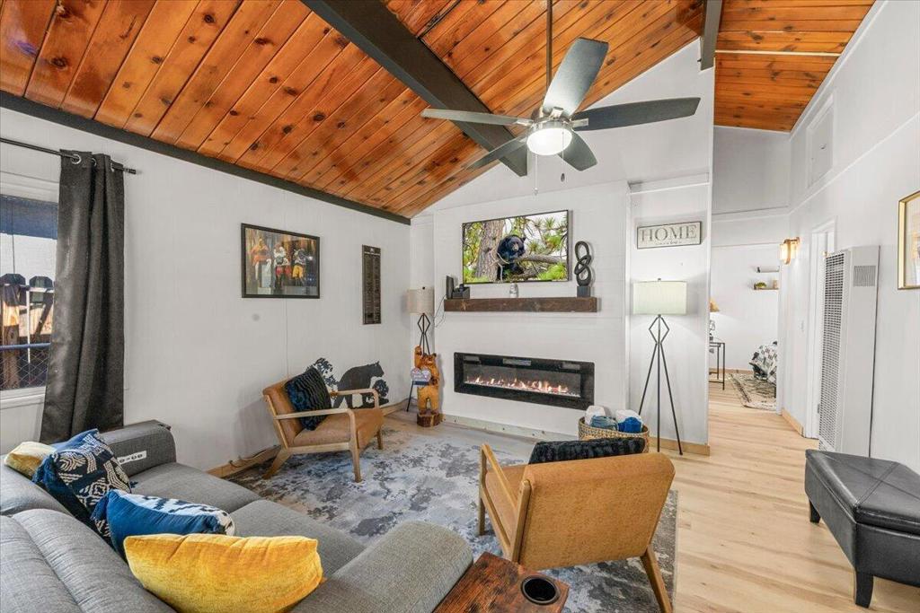 972 Pinon Lane