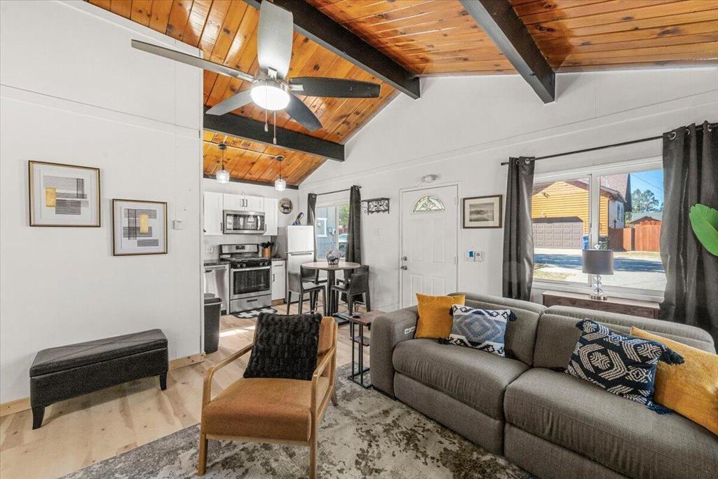 972 Pinon Lane