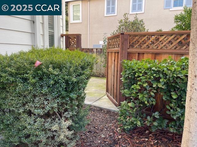 TASSAJREEK - Residential Lease