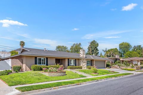 Photo of 29 Wales Street, Thousand Oaks, CA 91360 (MLS # 226002030)