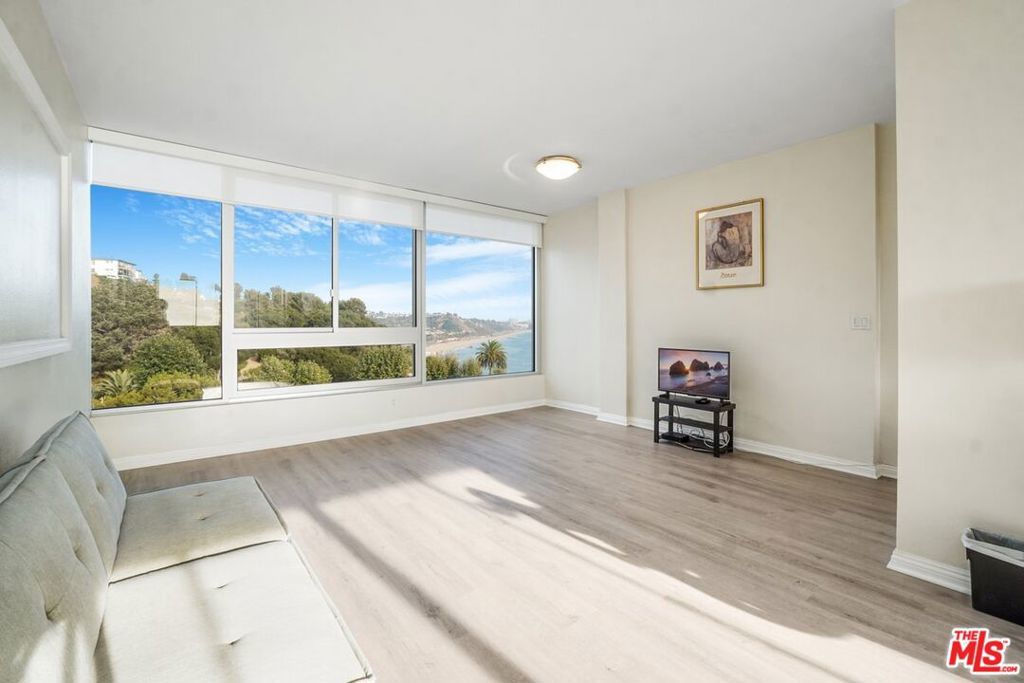 Photo of 17350 W Sunset Boulevard #PH2, Pacific Palisades, CA 90272 (MLS # 25573689)