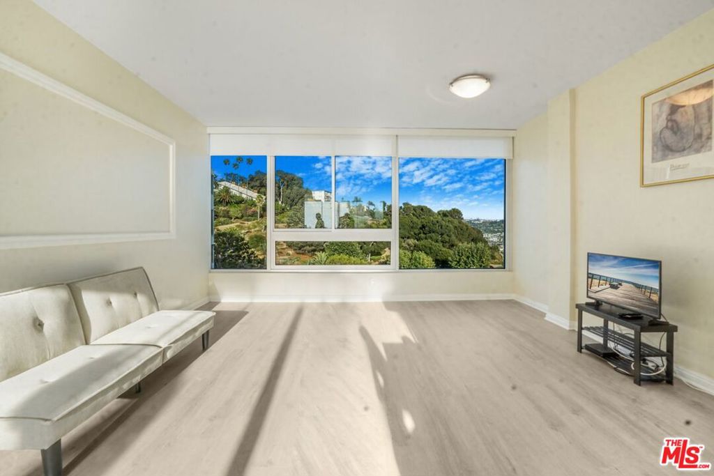 17350 W Sunset Boulevard PH2