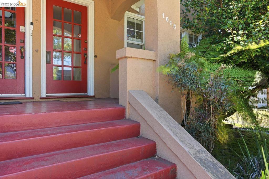1045 Stanford Ave 2