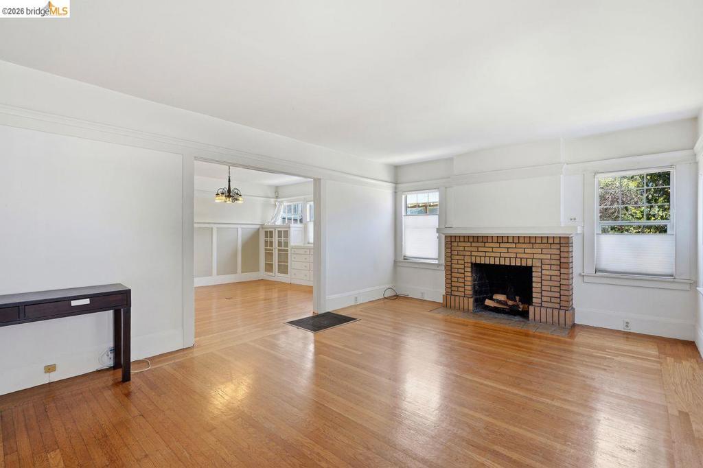1045 Stanford Ave 2