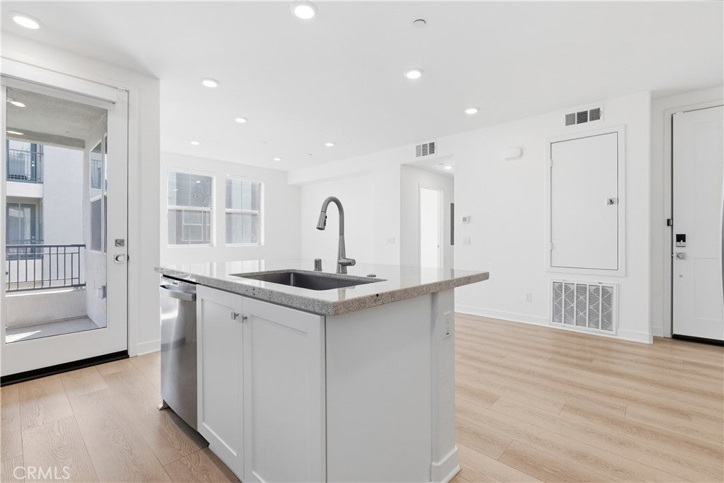 Properties 4 1301 Lasso Way 201