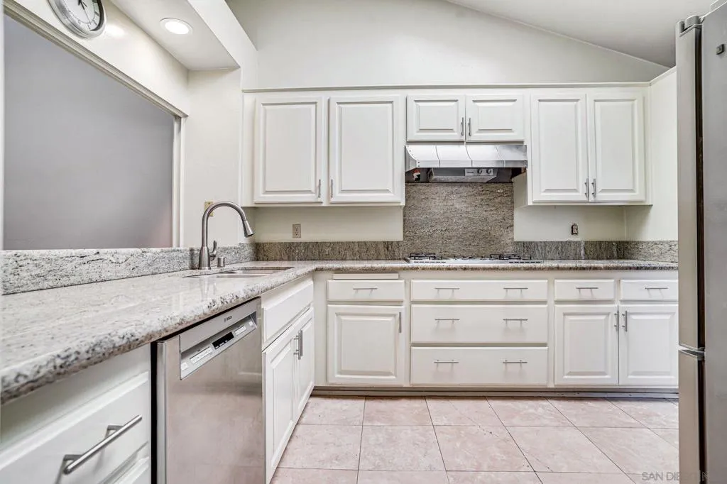 La Jolla, California 92037, United States, 3 Bedrooms Bedrooms, ,2 BathroomsBathrooms,Residential,Coming Soon,78001