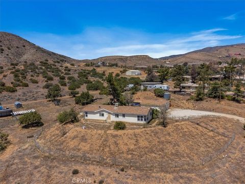 Photo of 34525 Red Rover Mine Road, Acton, CA 93510 (MLS # SR25100980)