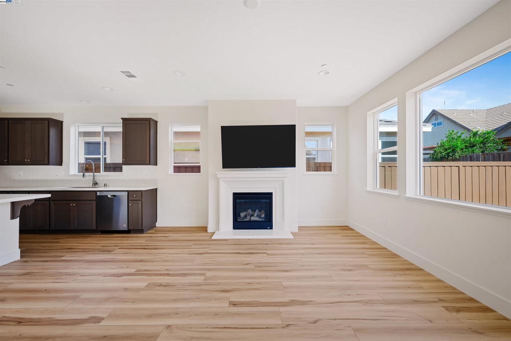 FAIRFIELD - Residential