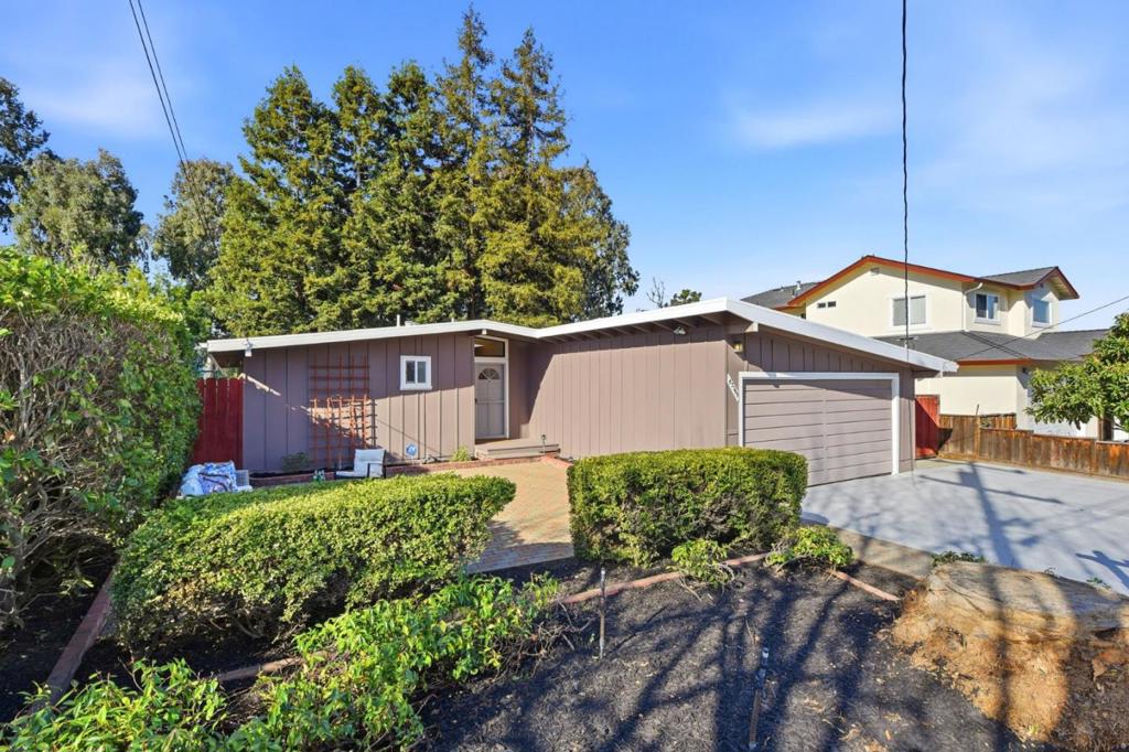 43249 Gallegos Avenue