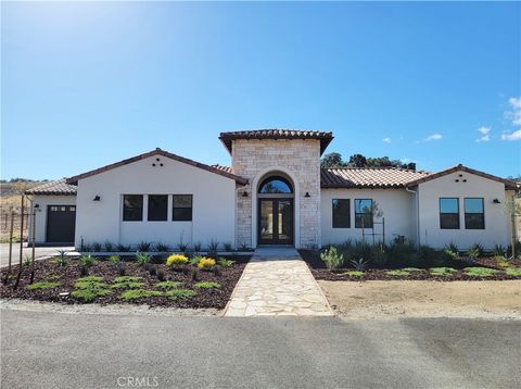 Photo of 8716 San Rafael Road, Atascadero, CA 93422 (MLS # NS25241407)
