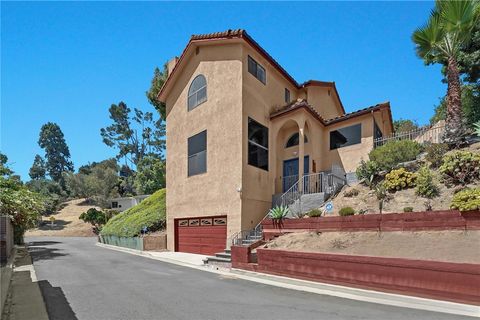 Photo of 2524 Ivan Hill Terrace Ter, Silver Lake, CA 90039 (MLS # CV25176973)