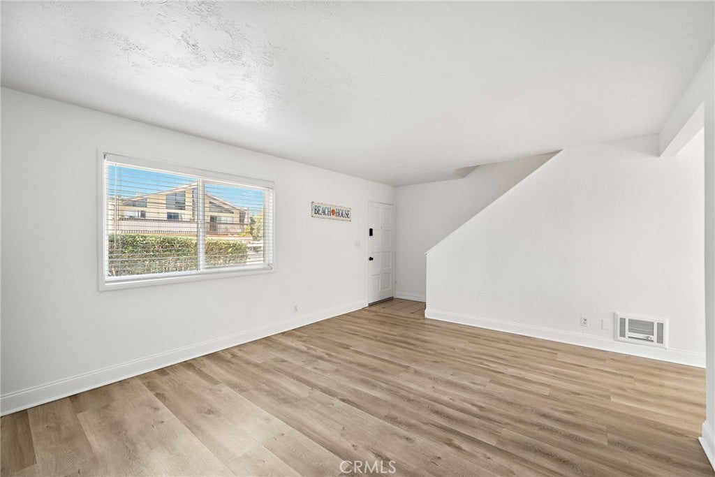 4902 Pearce