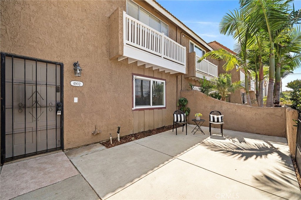 4902 Pearce