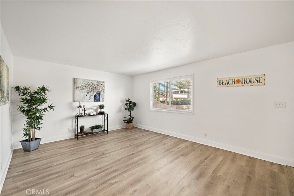 4902 Pearce